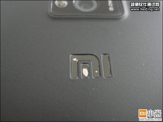 小米手机陷入掉漆门：工程机掉漆 摄像头进灰