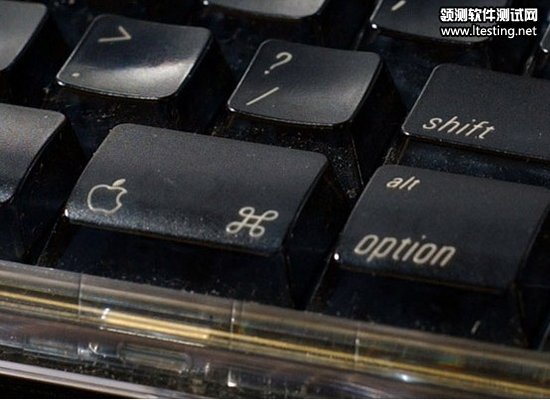 苹果键盘上一度出现的图表键令人费解(腾讯科技配图)