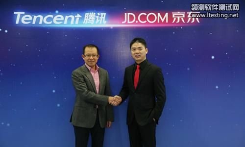 腾讯总裁刘炽平(左)与京东集团CEO刘强东(右)